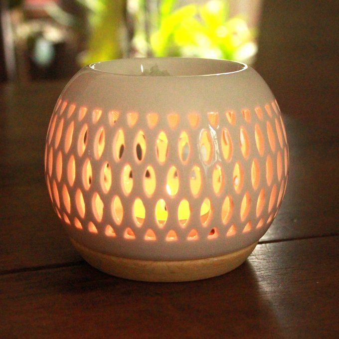 Brûle-parfum: céramique ajouré.